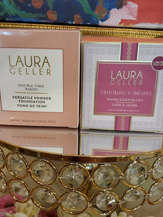 NIB Laura Geller 2 Compacts Porcelin Powder Foundation & Skyline Sunset Blush - Picture 2 of 6